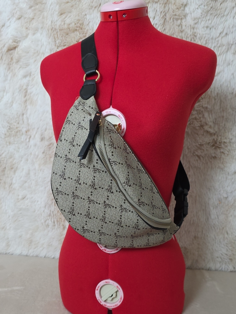 Bee Print Belt Bag Fanny Pack Crossbody Waist Bag Cream Black - Picture 2 of 11